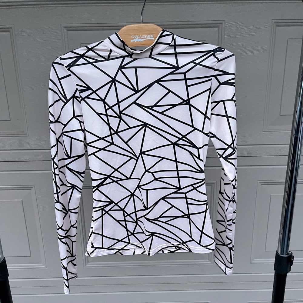 Geometric‎ Mock-Neck Long-Sleeve Shirt